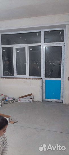 Балконная дверь с окном