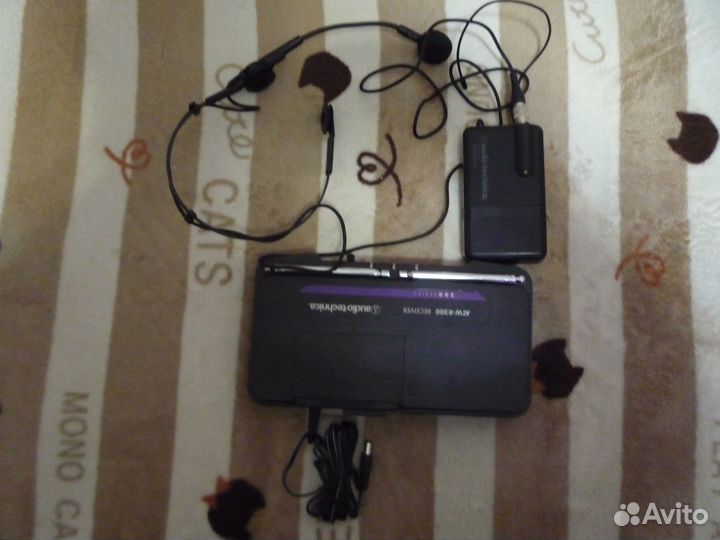 Радиомикрофон (головная гарнитура)