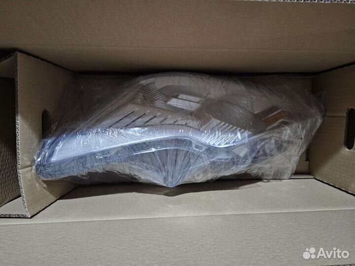 Фара левая Ford Focus II 2008-2012 хром