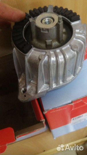 Подушки двигателя A2122407217