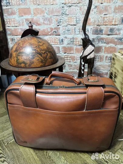 Чемодан бу винтажный
