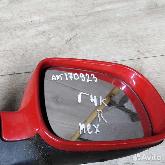 Зеркало правое Volkswagen Golf 4