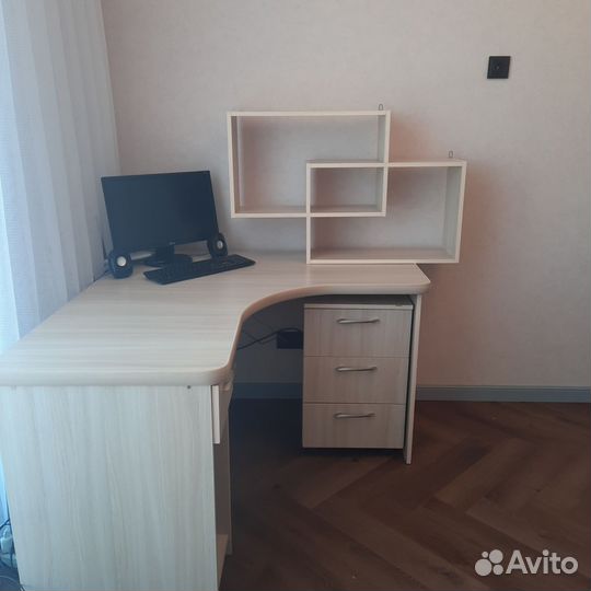 Компьютерный стол