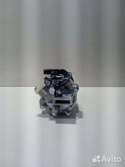 Компрессор кондиционера Mitsubishi asx 1 6