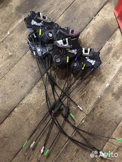 Замок дверной Toyota Camry 40