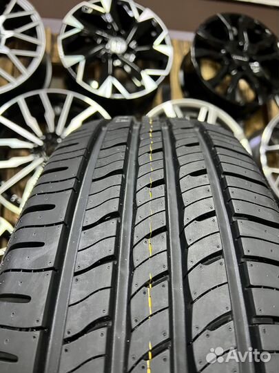 Roadstone N'Fera RU5 255/55 R18 109V