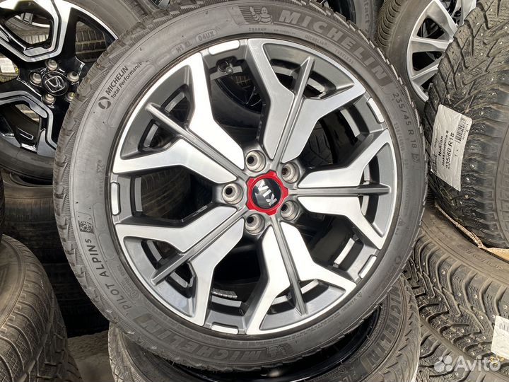 R18 Michelin Alpin 5 235/45, PCD 5x114.3 DIA 67.1