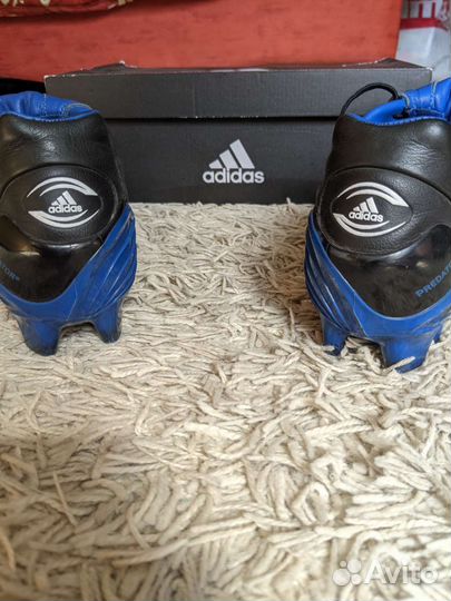 Футбольные бутсы adidas