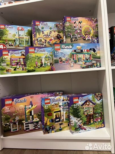 Магазин конструкторов Lego (Оригинал)