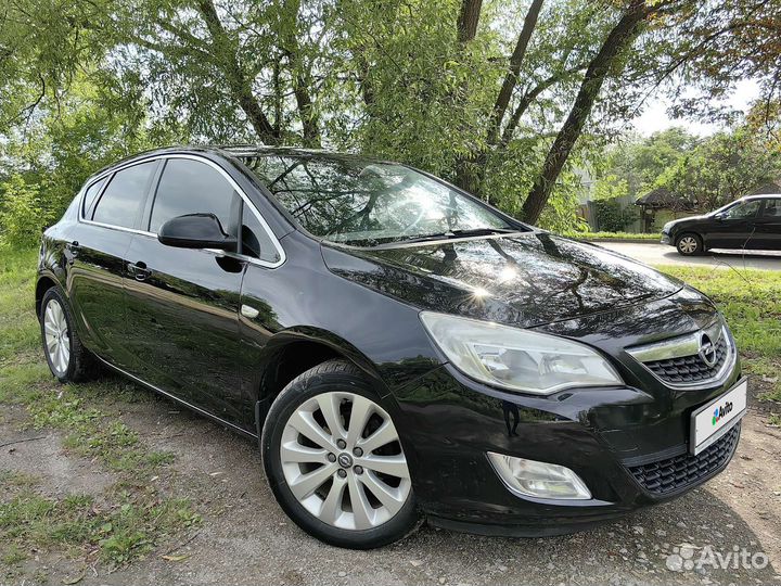 Opel Astra 1.6 МТ, 2011, 165 000 км