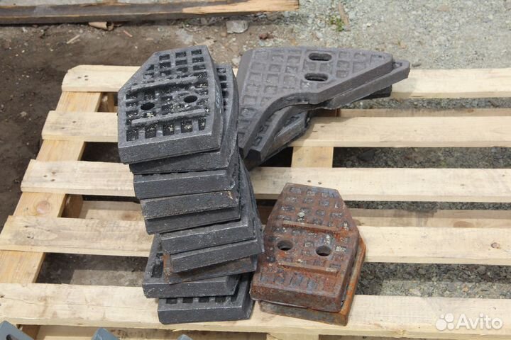 Лопатки на бетоносмеситель JS1000