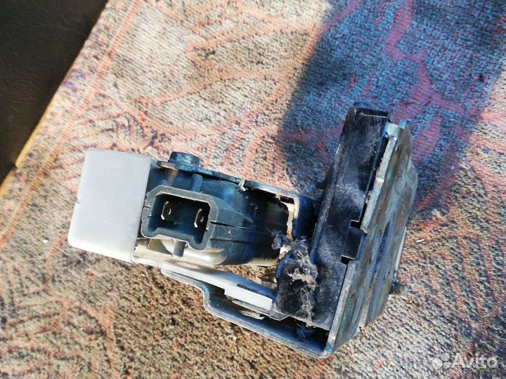 Замок двери Рено Клио 2