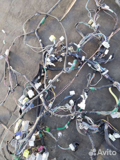 Проводка таета витц/Toyota Vitz 98-05г 1л мт