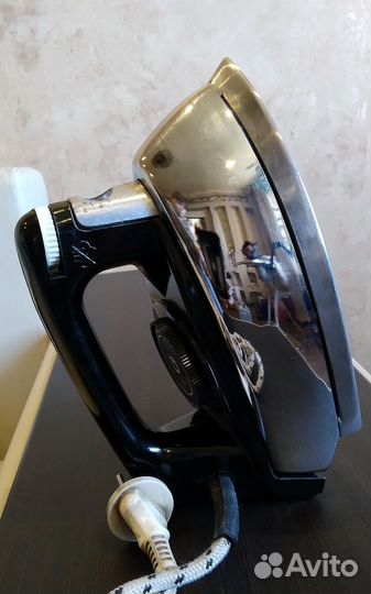 Утюг СССР ютия iron.1989г.Новый