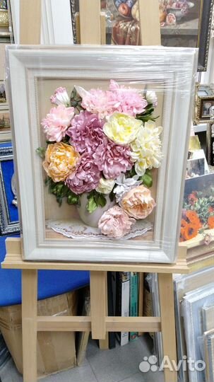 Картина лентами в раме