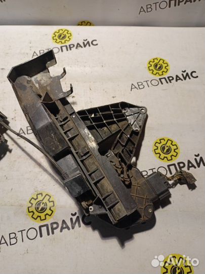 Замок двери передний правый Ford Focus 2 sida 1.6