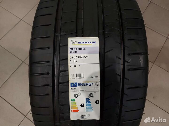 Michelin Pilot Super Sport 285/35 R21 и 325/30 R21