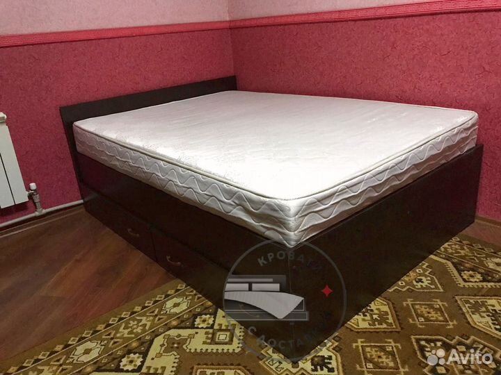 Кровать двуспальная