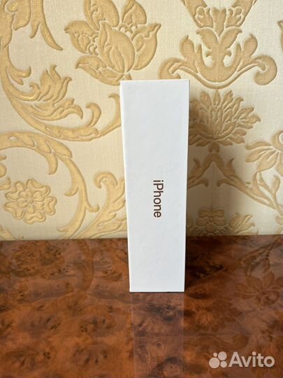 Коробка от iPhone 7 plus