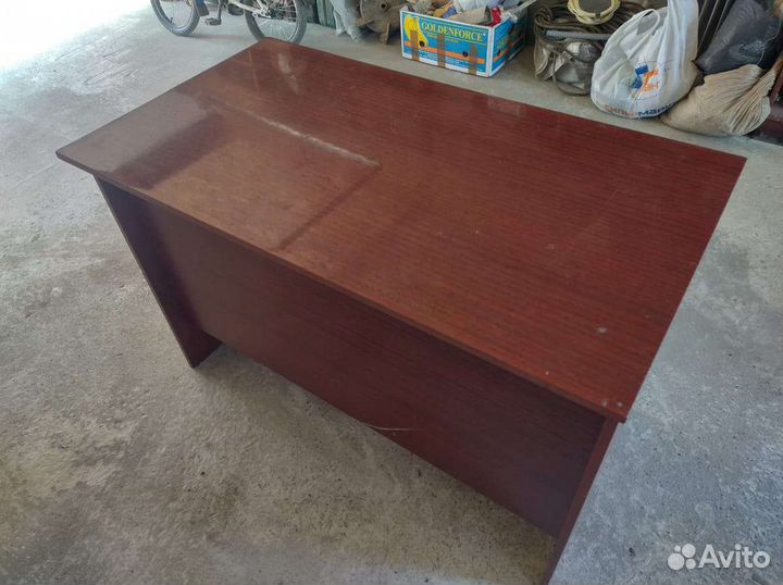 Письменный стол