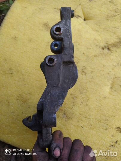 Кронштейн генератора Dodge Jeep Mitsubishi