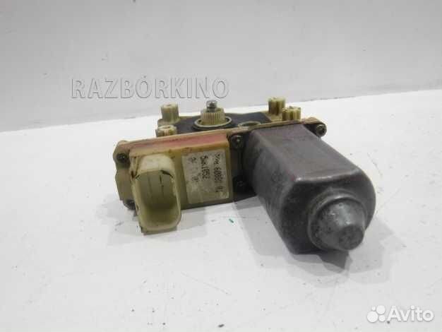 Моторчик переднего левого стеклоподъемника