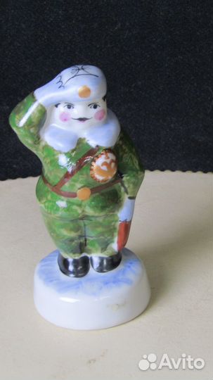 Статуэтка фарфор
