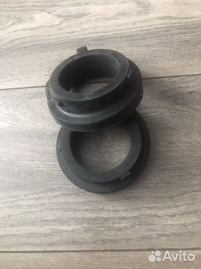 Подушки задних пружин priora