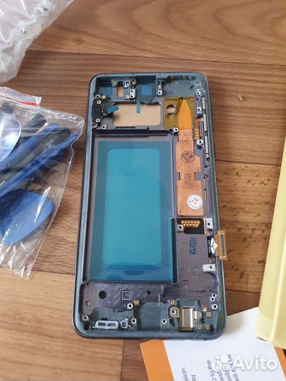 Samsung galaxy s10e дисплей