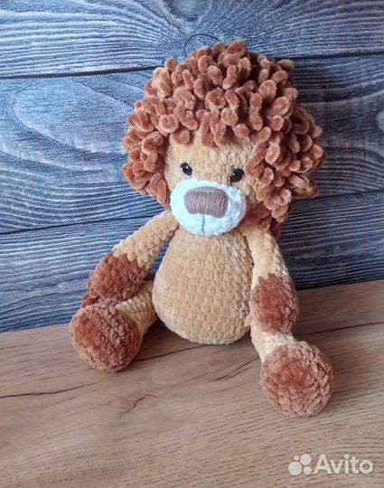 Львенок плюшевый