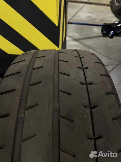 Yokohama Advan A052 235/45 R17