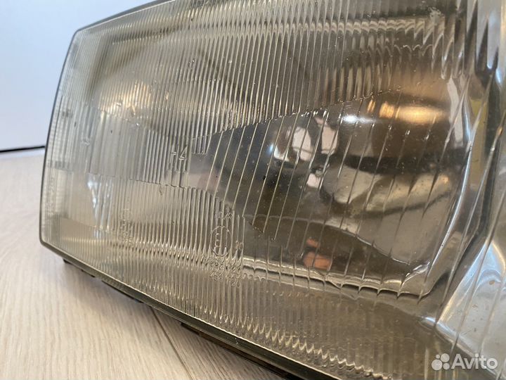 Фара для Audi A100 C3 правая