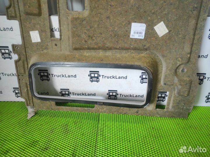 Обшивка боковой стенки кабины левая Man Tgs