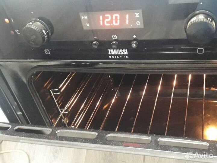 Духовой шкаф Zanussi