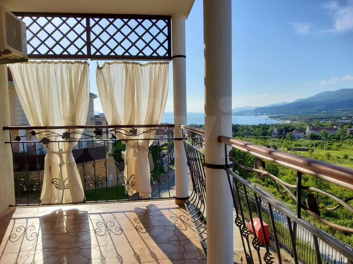 Дом 500 м² на участке 12 сот.