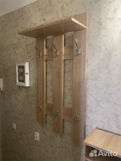 Вешалка настенная