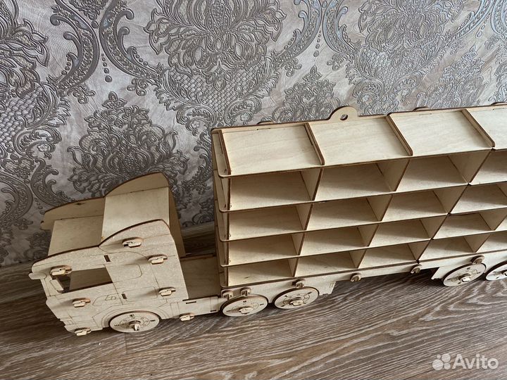 Грузовик-гараж