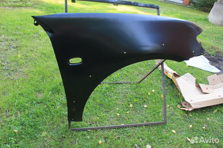 Продам крыло переднее правое Паджеро спортKH