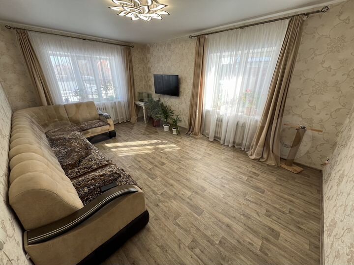 Дом 211,3 м² на участке 10,6 сот.