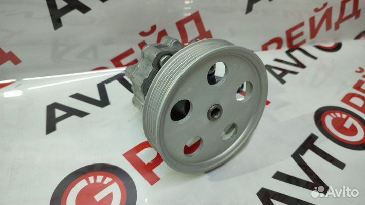 Насос гидроусилителя Audi Q5 8RB cdnc 01.07.2011