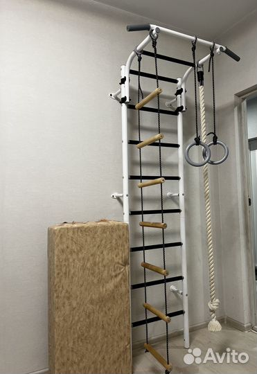 Шведская стенка с турником с матом