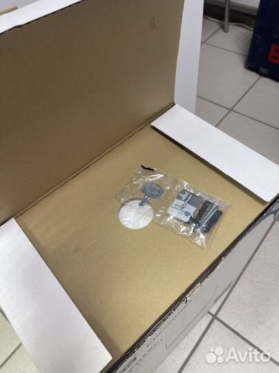 Диспенсер Tork 551000 для бумажных полотенец