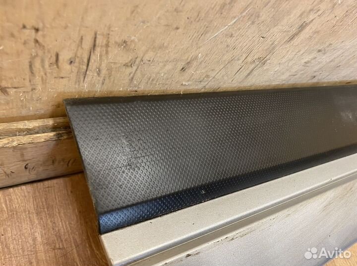 Накладка двери пер правой Subaru Forester SK S14