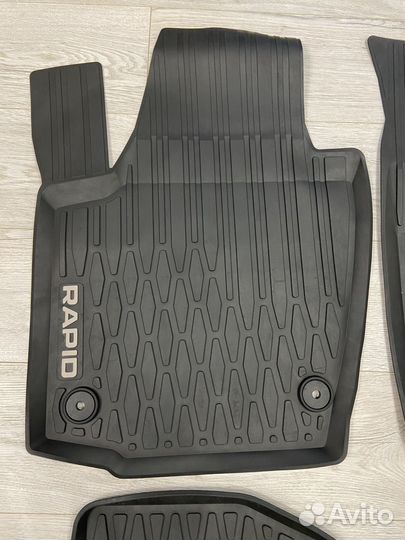 Оригинальные резиновые ковры Skoda Rapid