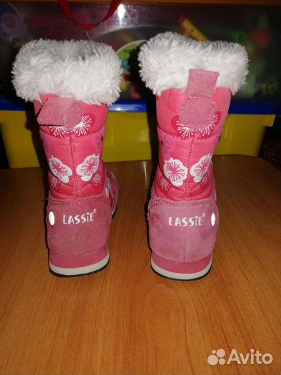 Обувь зимняя на девочку 3-4 года