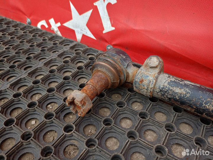 Тяга рулевая поперечная