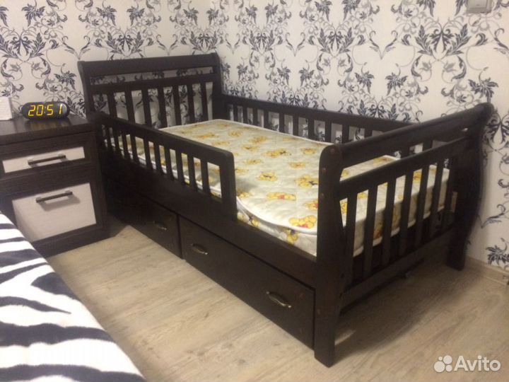 Детская кровать из массива