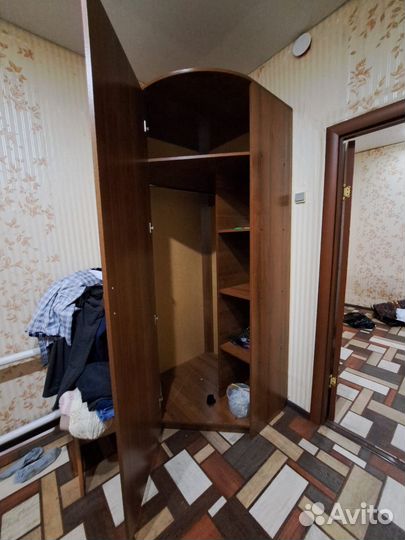 Угловой шкаф