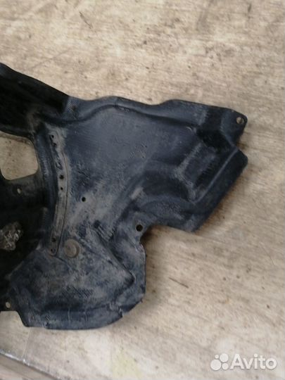 Подкрылок передний правый 53805-53020 Lexus IS II