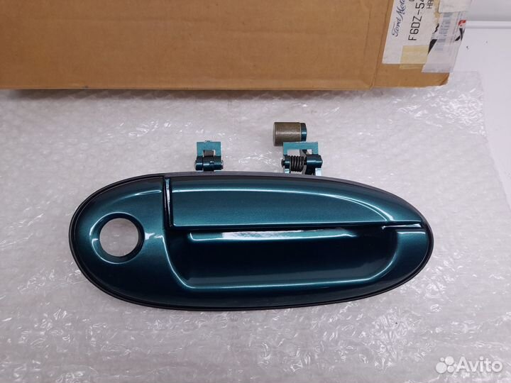 Ford Taurus (96-98) Ручка передняя правая Новая